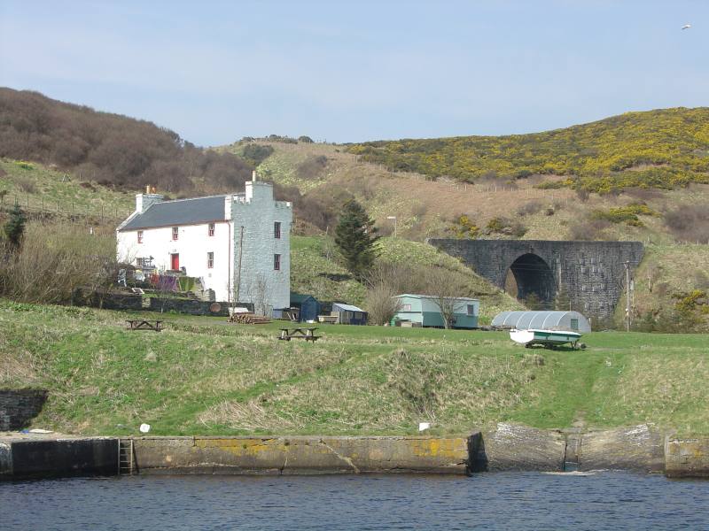 Photo: Lybster Harbour 26 April 2005