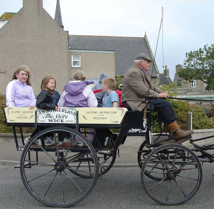 Photo: Keiss Kids Try Old Fashioned Horse Transport