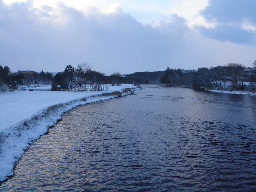 Photo: Thurso River - from the main bridge looking west
