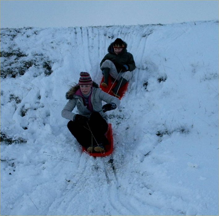 Photo: Kirsty and Ryan Ross Sledging At Waas Farm