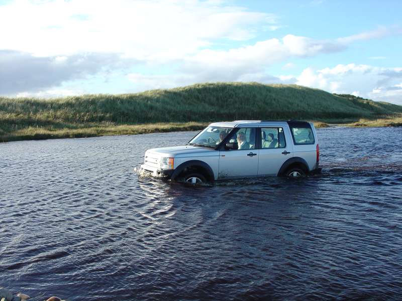 Photo: Range Rover Discovery - Another Day At The Beach In Caithness